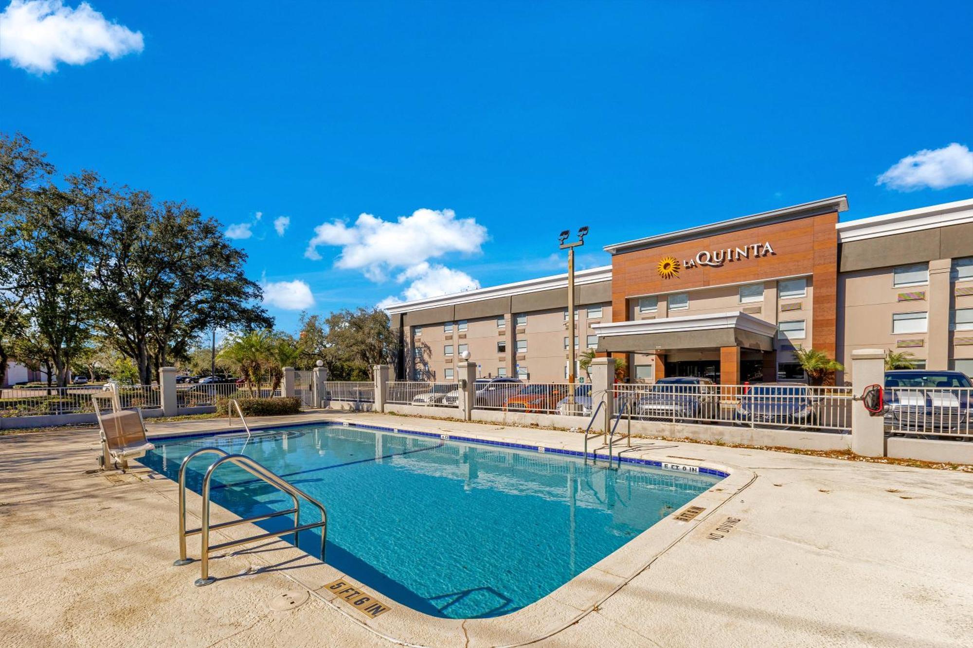 La Quinta Inn & Suites By Wyndham Jacksonville Mandarin Exterior foto
